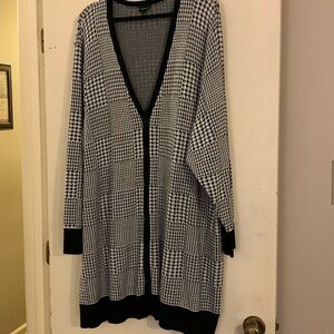 Torrid houndstooth print cardigan